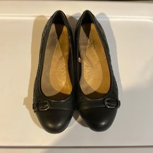 Croft&Barrow flats ortholite size 7